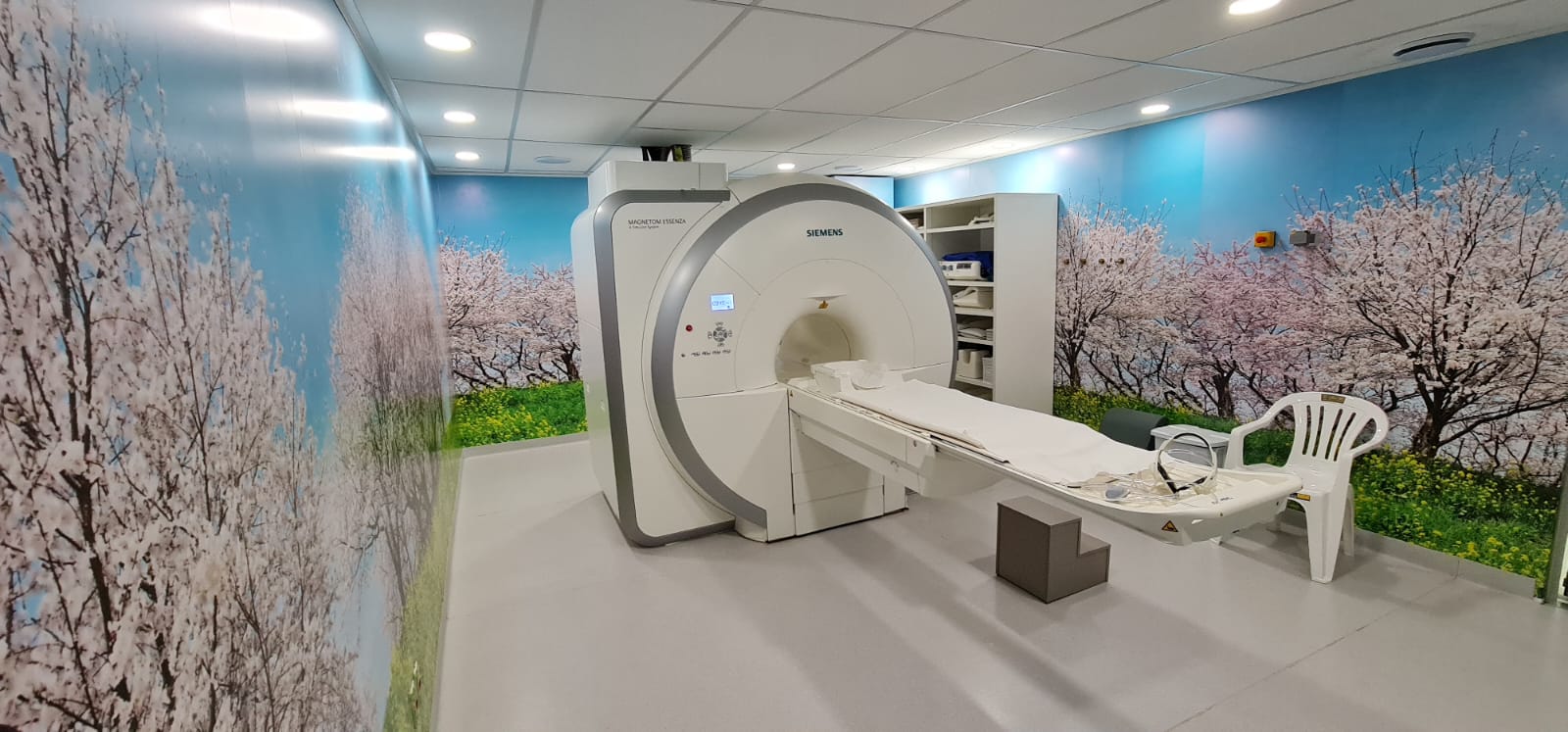 Sala de Ressonância Magnética executada por nossa empresa, com projeto de humanização também desenvolvido e instalado por nossa equipe em Vilhena, RO.